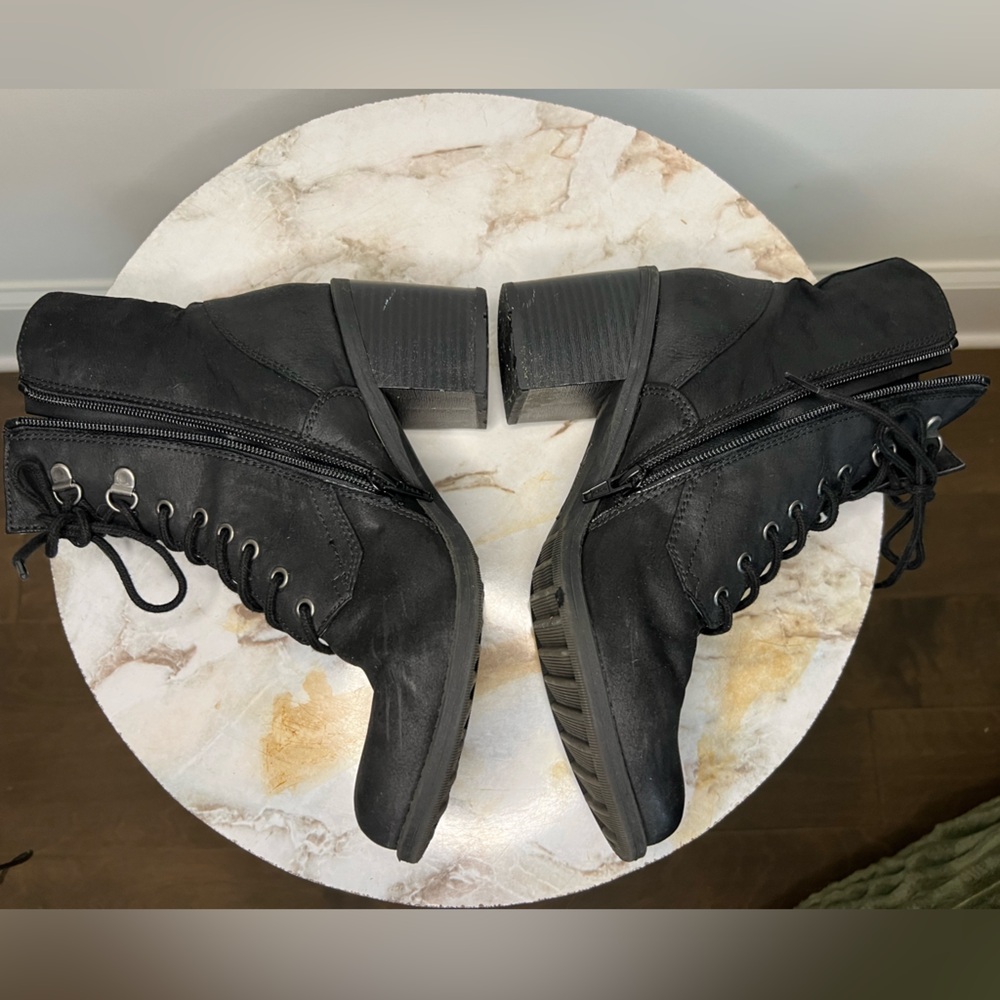 White mountain size 8 black heeled combat style boots - Picture 6 of 9